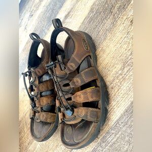 Keen Daytona Size 10 Waterproof Sandals Leather Anatomic Footbed